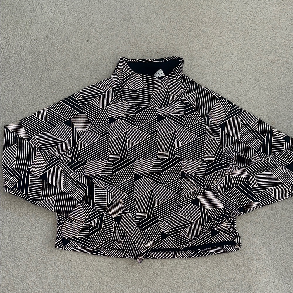 Oiselle sz L black Firecracker cropped long sleeve